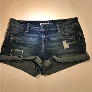 Guess patched shorts